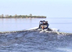 Двое мужчин потерпели бедствие в акватории Киевского водохранилища Двое мужчин потерпели бедствие в акватории Киевского водохранилища