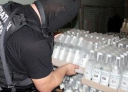 На Святошино водку разливали в сувенирные десятилитровые емкости На Святошино водку разливали в сувенирные десятилитровые емкости