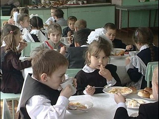 На Троещине школьников травят продуктами питания На Троещине школьников травят продуктами питания