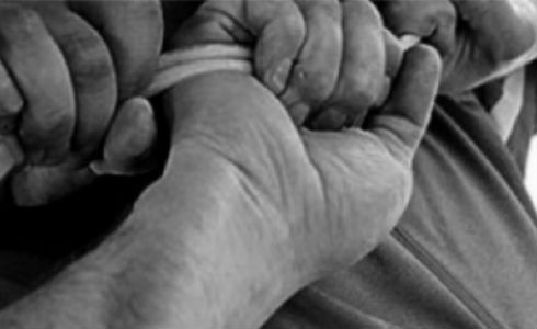 Молодые киевляне пытались убить таксиста Молодые киевляне пытались убить таксиста