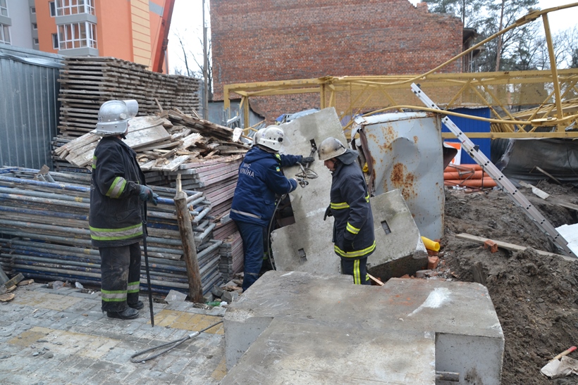 Под Киевом на стройке погиб рабочий Под Киевом на стройке погиб рабочий