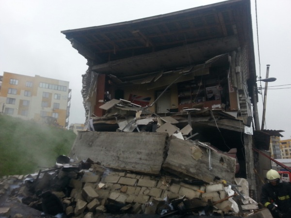 В Подольском районе взорвались гаражи. Есть погибший В Подольском районе взорвались гаражи. Есть погибший