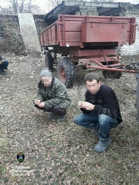 На Киевщине неизвестные мужчины пытались лишить жилья одиноких пенсионеров На Киевщине неизвестные мужчины пытались лишить жилья одиноких пенсионеров