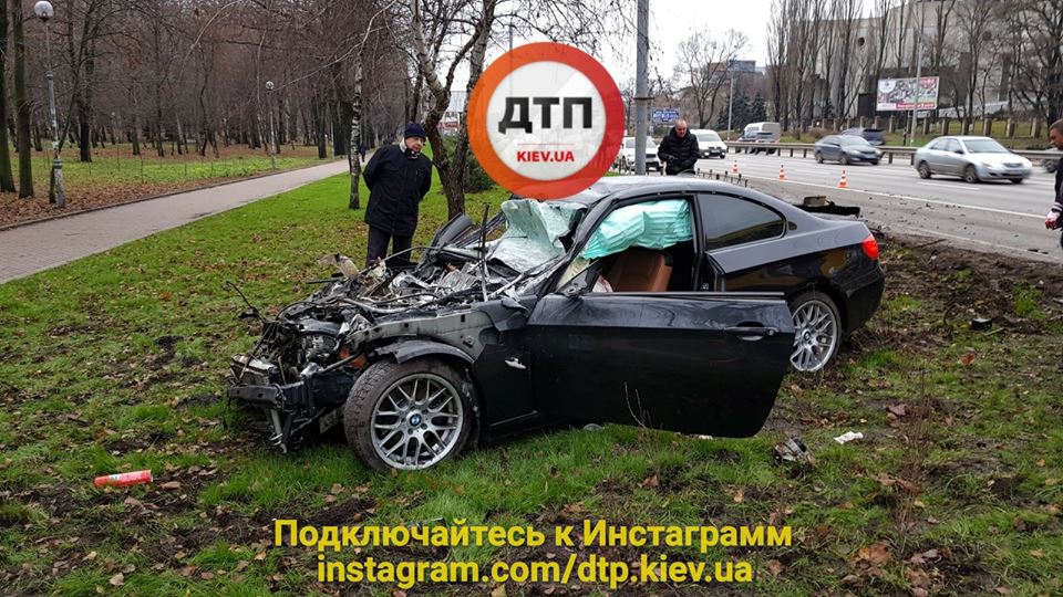 Возле КПИ произошло серьезное ДТП с потерпевшими Возле КПИ произошло серьезное ДТП с потерпевшими
