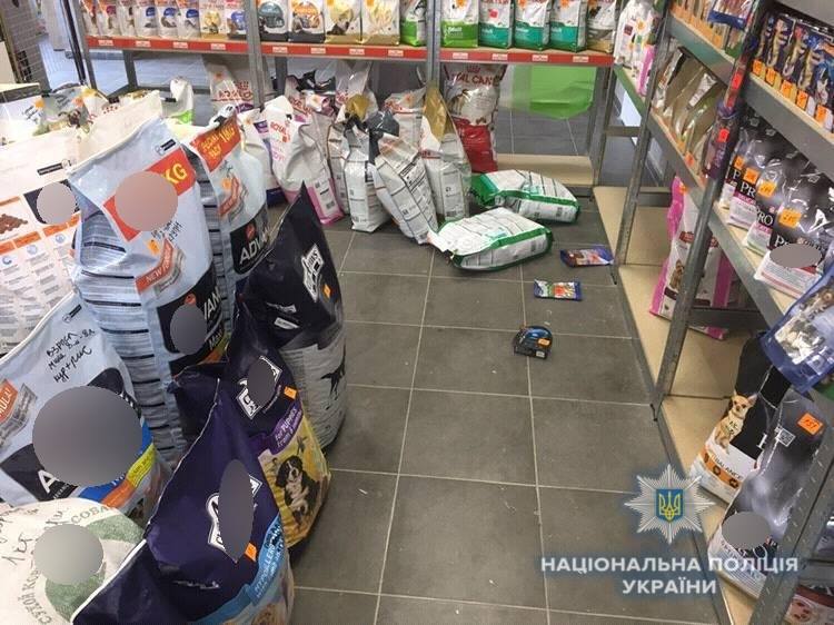 Под Киевом мужчина хотел разбогатеть на кошачьем корме Под Киевом мужчина хотел разбогатеть на кошачьем корме