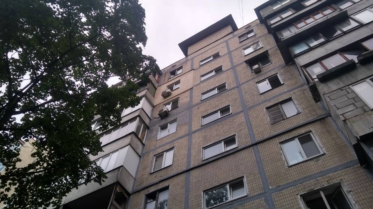На проспекте Победы женщина покончила жизнь самоубийством На проспекте Победы женщина покончила жизнь самоубийством