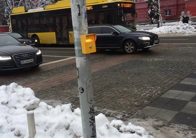 В Киеве появятся новые светофоры с "обратной связью"