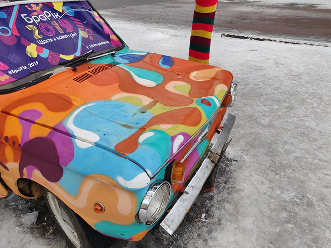 Недалеко от Киева пьяный весельчак "разгромил" ретроавтомобиль