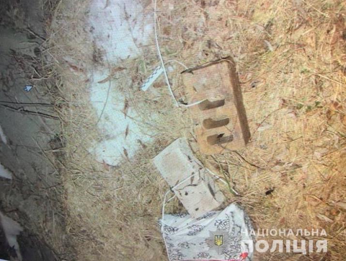 На Киевщине в канаве нашли раздетое тело убитой женщины