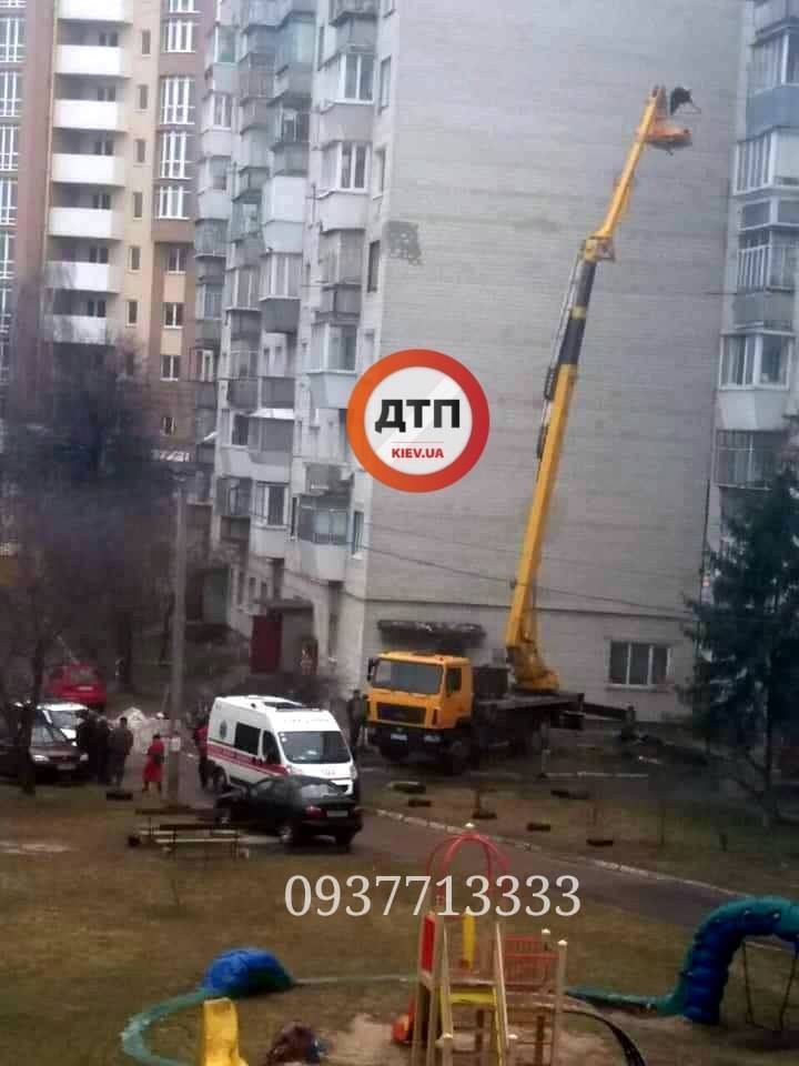 На Киевщине трагически погиб строитель