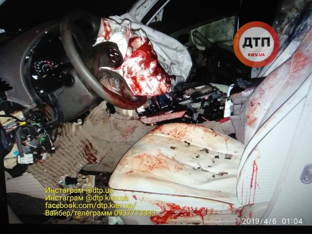 Под Киевом водитель взорвался в автомобиле на скорости 150 км/ч