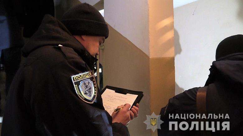 В Киеве будут судить мужчину, который в подъезде дома убил женщину
