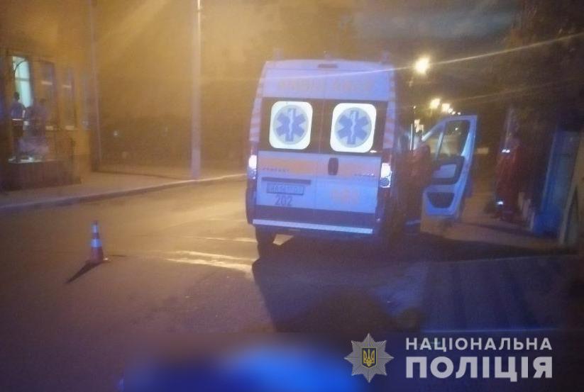 На Киевщине женщина-пассажир маршрутки погибла под колесами легкового авто
