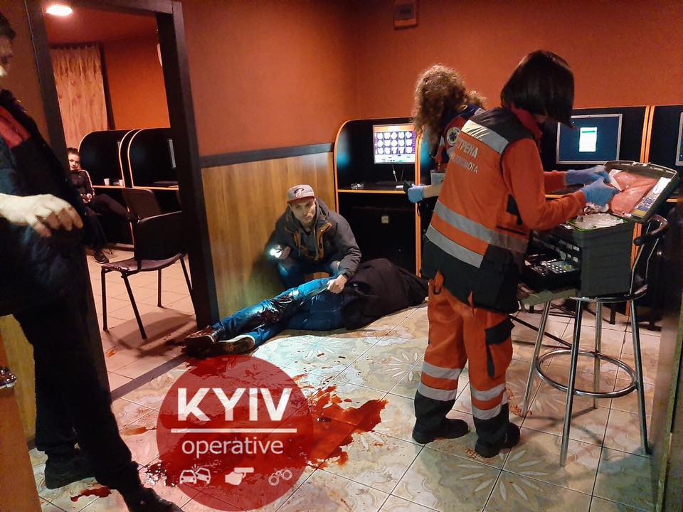 В зале игровых автоматов киевлянин потерял много крови