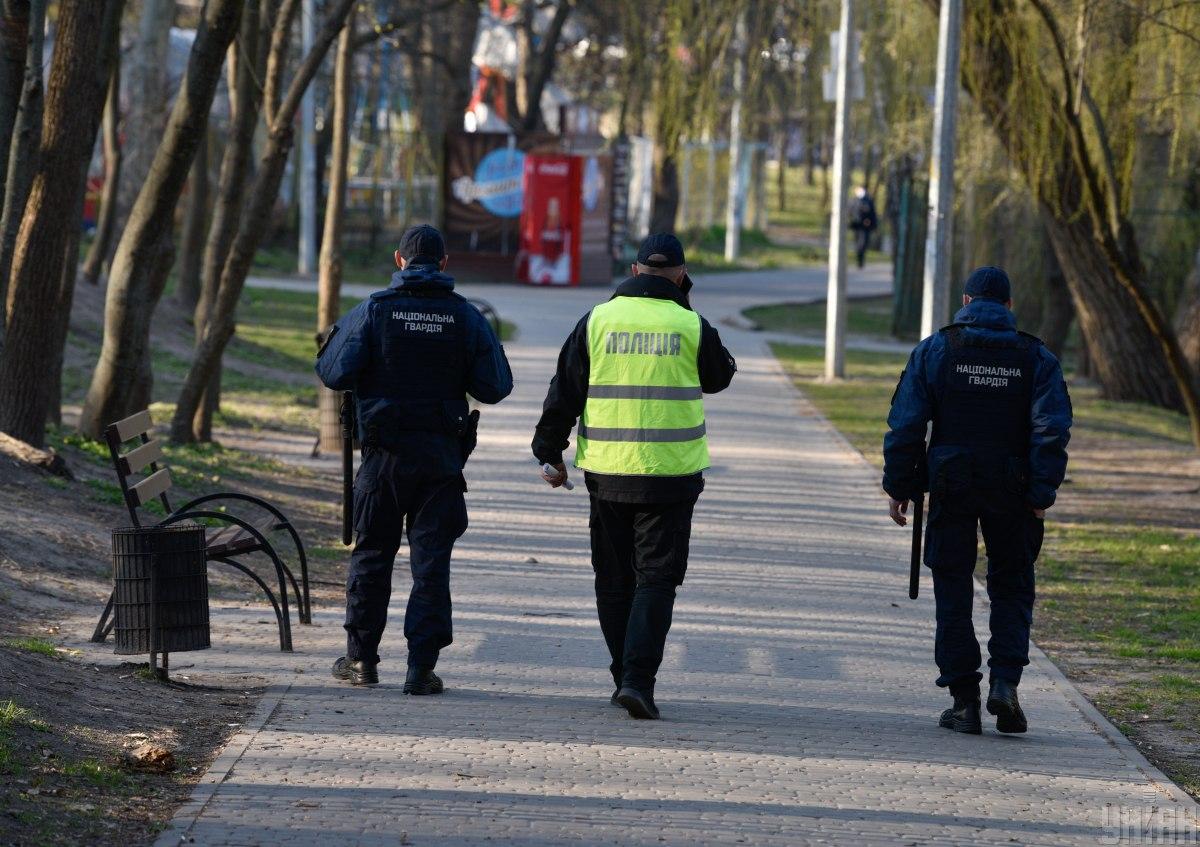 Почти треть киевлян против, что им не разрешают гулять в парках во время карантина