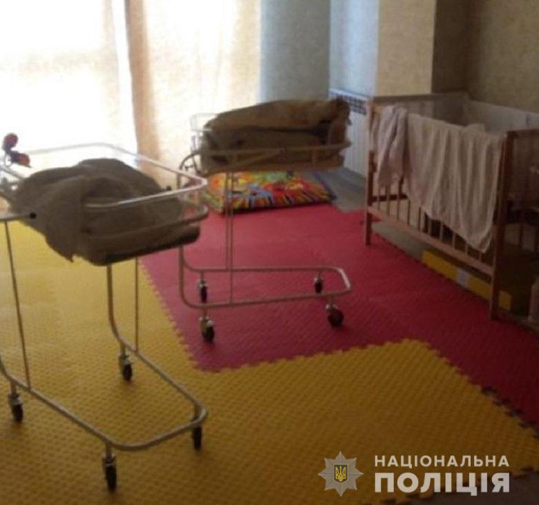 В Киеве полицейские задержали торговцев новорожденными детьми