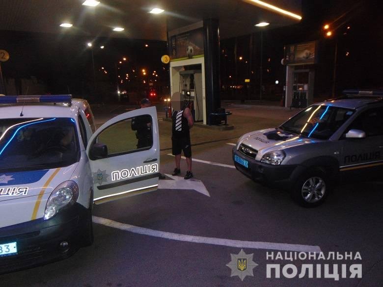 В Киеве мужчина угрожал взорвать АЗС из-за депутатов Киевсовета